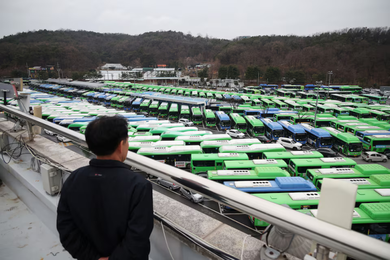 Bus drivers in Seoul have concluded their strike following the city’s agreement to a wage hike.